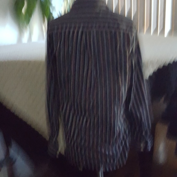 Claiborne Slim Fit Shirt. - Picture 2 of 5